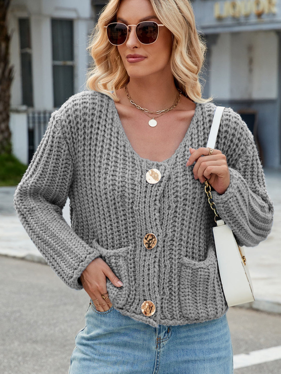 Amara | Cardigan à Col Rond avec Boutons Dorés
