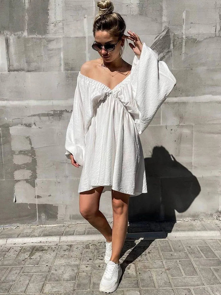 Vaenya | Mini-Robe Bohème avec Manches Longues et Col en V