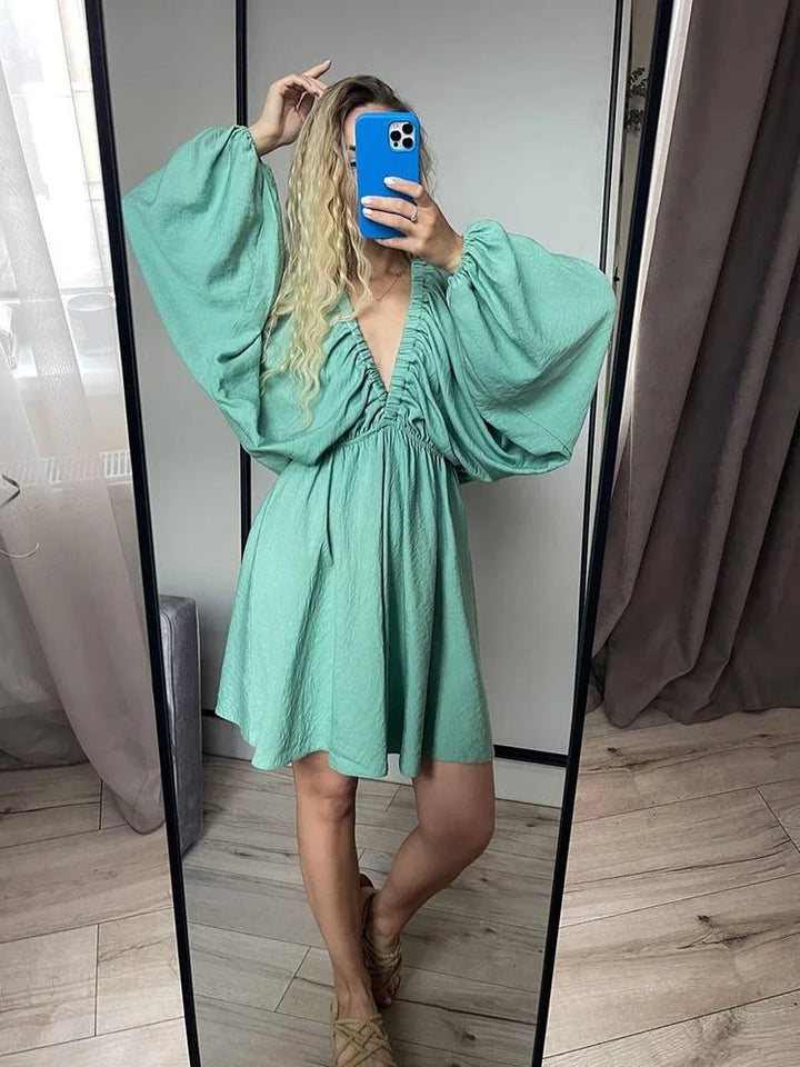 Vaenya | Mini-Robe Bohème avec Manches Longues et Col en V