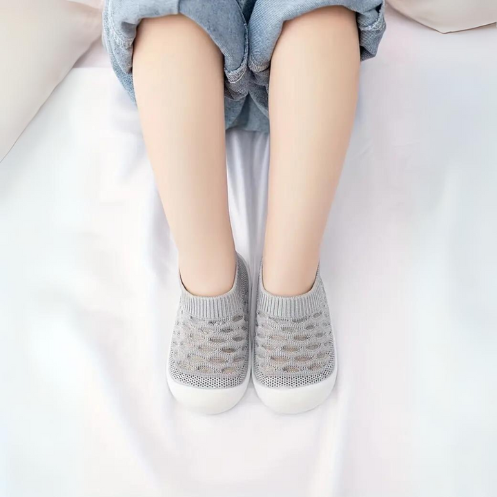 Mia | Chaussures Pieds Nus pour Enfants - Chaussures Souples à Bout Large pour Bébés et Enfants en Bas âge