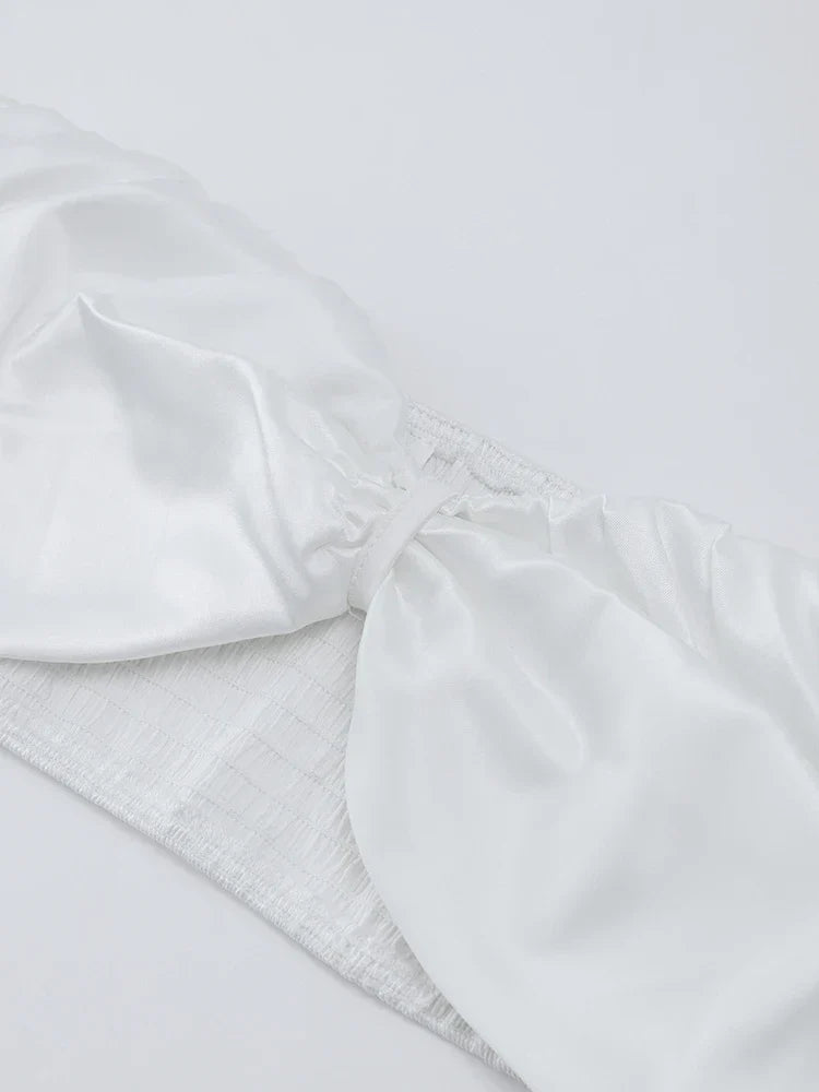 Istriana | Asymétrique Satiné Mini Robe Avec Dos Ouvert